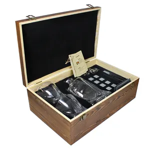 Set di decanter vintage senza piombo di alta qualità personalizzato set di bicchieri da whisky e whisky con pietre di whisky in scatola di legno di pino bruciato