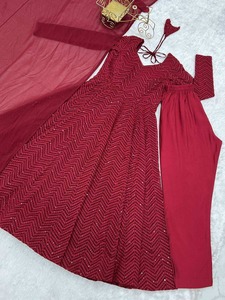 Vestido Anarkali festivo para bodas, el más vendido, con cremallera de 4 metros y dupatta bordada, disponible al mejor precio. - Product Image 1