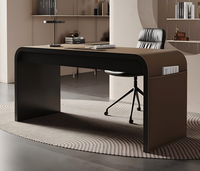 Bureau de direction moderne en cuir, bureau d'écriture incurvé de luxe avec rangement latéral, poste de travail minimaliste pour bureau à domicile