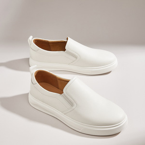 Mocassins en cuir véritable pour hommes, chaussures décontractées à enfiler, talon bas, couleur unie, à la mode, confortables, résistantes à l'usure, durables - Product Image 2