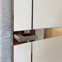 Porte intérieure en aluminium insonorisée et résistante à l'humidité avec cadre en aluminium et revêtement en cuir au design moderne pour appartement