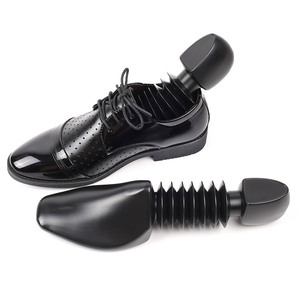 <span class=keywords><strong>Chaussure</strong></span> en plastique réglable bon marché <span class=keywords><strong>de</strong></span> haute qualité pour <span class=keywords><strong>homme</strong></span> - Product Image 1