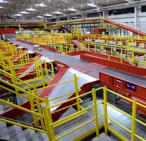 Système de tri automatique à bande étroite Pteris, solutions de tri de colis, convoyeur de tri à bande étroite, système de convoyeur - Product Image 3