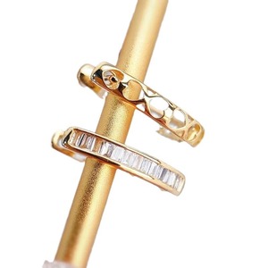 Orecchini a polsino semplici e cavi per uomo e donna, accessori alla moda per l'uso quotidiano, per outfit casual e come regalo - Product Image 5