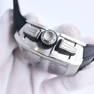 Montre sport pour homme de haute qualité, design classique de créateur, forme de barillet, design creux, chronographe multifonctionnel, étanche - Product Image 4