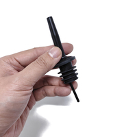 Verseur de bouteille de vin en acier inoxydable noir avec logo personnalisé pour distributeur d'alcool Accessoires de bar Bec verseur de vin