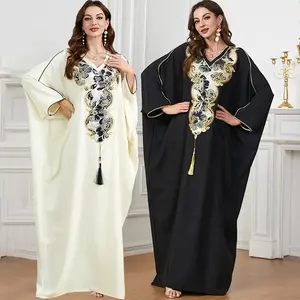 Vente en gros d'usine Caftan marocain arabe brodé manches chauve-souris Robe musulmane grande taille pour femme avec glands Caftan Abaya Caftan