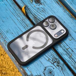 Étui Magnétique de Luxe pour iPhone 17 Pro Max – Coque Arrière Transparente en PC et TPU Antichoc avec Boutons Métalliques Premium et Contrôle Intelligent de l'Appareil Photo - Product Image 4