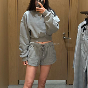 Survêtements de mode personnalisés pour femmes avec logo, haut à manches longues et short de sport brodé, ensemble deux pièces - Product Image 4