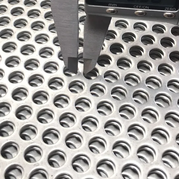 Dúplex 2205 2507 hoja de malla metálica perforada Placa de malla perforada de acero inoxidable/hoja de metal perforada