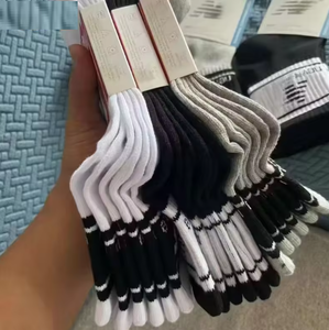 Chaussettes de compression haute élasticité pour le cyclisme en plein air, séchage rapide, évacuation de la transpiration, logo personnalisé, chaussettes athlétiques pour la course à pied longue distance - Product Image 2