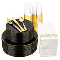 Lot de 175 pièces de vaisselle jetable de luxe élégante en plastique doré avec ustensiles pour 25 invités, idéal pour la décoration de mariages et de fêtes.