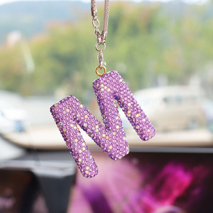 Llavero con Letra Inicial M Morada y Corazón con Pedrería para Mujeres y Niñas, Regalo de Cumpleaños, Diseño 3D, Portátil, 3.5cm*5cm - Product Image 1