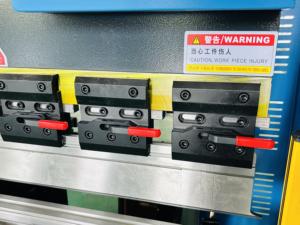 Goedkope prijs persrem mini 30T 1200mm CNC hydraulische plaat- en plaatbuigmachine voor het buigen van aluminium - Product Image 5