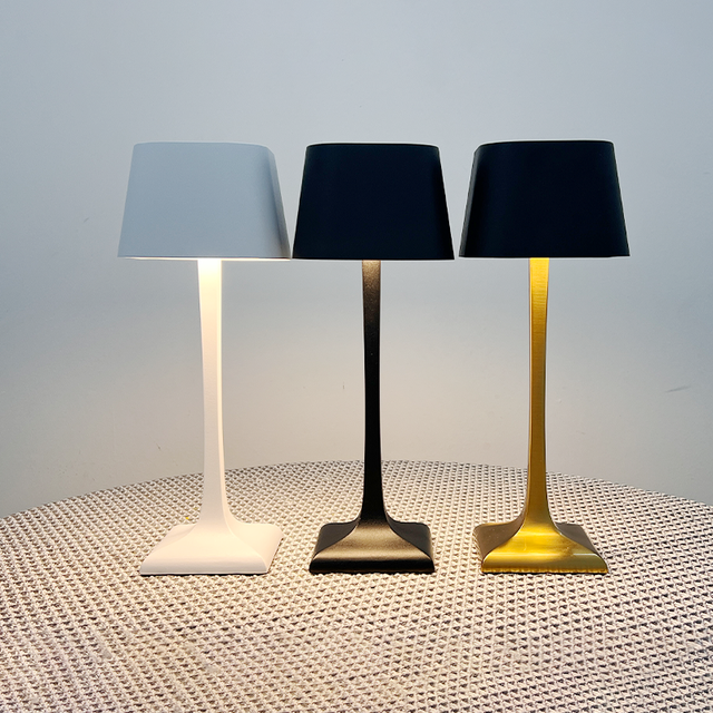 Modern  Battery Home Decor Dimmable Tischlampe Restaurant Cordless Rechargeable Usb Led Table Lamp Beside