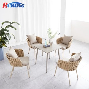 Juego de Muebles de Jardín Apilables de 5 Piezas, Mesa de Centro de Aluminio para Patio Exterior y Sillas de Bistro para Hotel, Juego de Comedor Moderno - Product Image 1