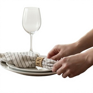 Anillo para Servilletas de Madera Ecológica de Lujo Moderno, 4.5cm, Acabado Pulido, Decoración de Mesa para Bodas y Cenas - Product Image 2