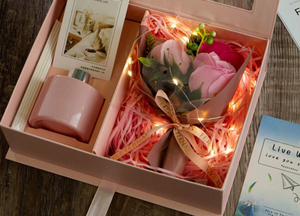 Xinrunjin Kit de souvenirs pour femmes boîte-cadeau verte Bouquet de fleurs aromathérapie décoré anniversaire noël mariage coffret cadeau pour - Product Image 2