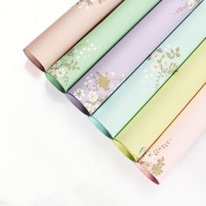 Papier d'emballage floral imperméable en plastique imprimé avec un motif floral populaire 2024 pour les fleuristes - Product Image 4