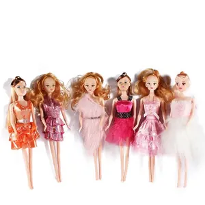 女の子のための小さな子供の赤ちゃん人形を卸売購入プリンセスファッション美しいプラスチック製のおもちゃアクセサリーセット