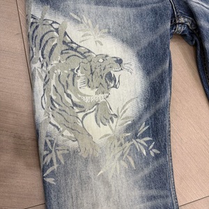 Jeans en denim délavé vintage ODM/OEM personnalisés pour hommes, coupe bootcut, baggy, effet délavé au laser, coupe droite ample, pour toutes les saisons - Product Image 4