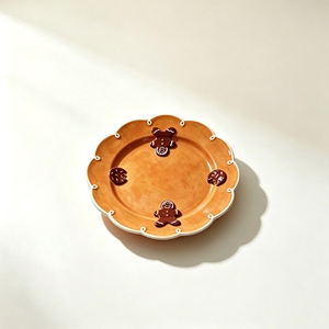 Paire d'égouttoirs à sel miniatures en forme d'homme en pain d'épices avec finition glacée brillante, bordure en glaçage blanc, écharpe en chocolat et <span class=keywords><strong>poche</strong></span> à biscuits – Superbe - Product Image 2