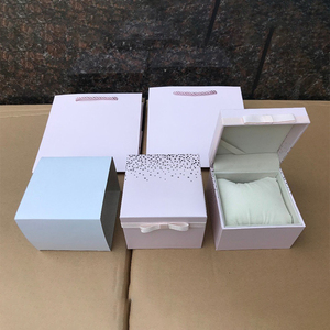 กล่องนาฬิกาหลายสีลายดาว พร้อมโบว์ริบบิ้น กล่องบรรจุภัณฑ์นาฬิกาข้อมือทรงสี่เหลี่ยมแบบพลิก ด้านในบุผ้ากำมะหยี่ กล่องของขวัญนาฬิกาสุดหรู รุ่น C - Product Image 4