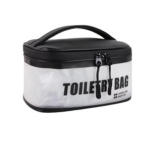 Bolsa de Cosméticos de Viaje Personalizada con Logotipo, Diseño de Letras a la Moda, Cierre de Cremallera, Impermeable, de Cuero PU Negro Suave para Hombre - Product Image 6
