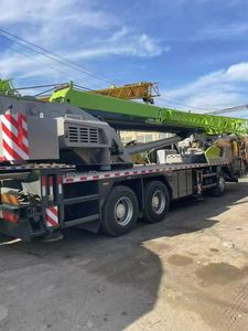 Grue Zoomlion d'occasion de 25 tonnes avec composants essentiels - Boîte de vitesses, moteur, roulement, pompe inclus - Product Image 3