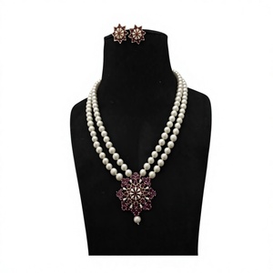 Ensemble collier et boucles d'oreilles Mala en laiton plaqué or de qualité supérieure, orné de perles véritables et de zirconiums cubiques, idéal pour les mariages, les fiançailles et les soirées, pour femmes. - Product Image 2