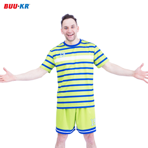Uniforme de Fútbol Sublimado Buker 100% Poliéster, Conjunto Transpirable con Logotipo Personalizado, Camiseta y Pantalones Cortos para Hombre - Product Image 1