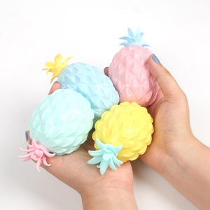 Jouet anti-stress amusant en TPR souple 2025, balle anti-stress mignonne en forme d'ananas pour enfants - Product Image 5