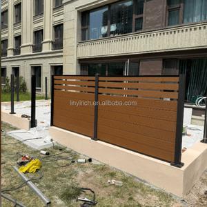 Clôture de jardin en composite <span class=keywords><strong>bois</strong></span>-plastique ignifuge, vente directe d'usine, pour l'extérieur - Product Image 4