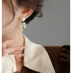 Pendientes de Botón de Alta Gama de Moda Francesa al por Mayor, Elegantes Pendientes de Mujer con Diseño de Espiga de Trigo de Circonio Nuevo, Aguja de Plata, Chapado en Oro sobre Cobre - Product Image 5