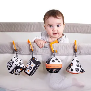ילדים הבטן 4 יח 'שחור & לבן קטיפה תלייה צעצוע לתינוק סט סט מתנה תינוק רעשן רך תינוק