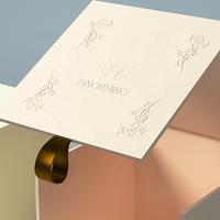 Boîte cadeau rigide magnétique |   Emballage personnalisé avec laminage mat et doublure en mousse, logo en relief pour mariages et cadeaux de luxe