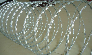 Fil de rasoir pour aéroport BTO22 Fil de rasoir en concertina galvanisé à chaud de 450mm - Product Image 2