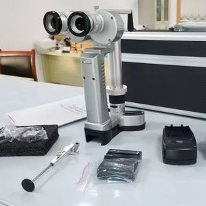 Microscopio de Hendidura LED Portátil InnoVue Opto PSL-1 con Diseño de Mano para Exámenes Oftalmológicos y Veterinarios, Color Plateado - Product Image 3