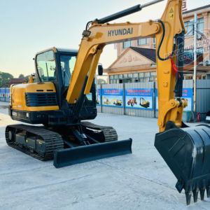 Mini-excavatrice hydraulique Hyundai 60VS d'occasion, équipement de terrassement pour chantier, performances stables, en bon état - Product Image 1