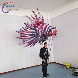 Marioneta inflable de peces tropicales que lleva un atractivo desfile de colores para caminar, <span class=keywords><strong>globo</strong></span> de animales marinos para espectáculos de eventos - Product Image 4