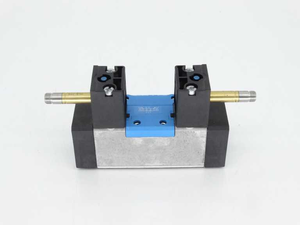 Válvula solenoide original nueva MFH-5/3E-D-1-C Número de pieza 150983 Componente electrónico en stock - Product Image 2