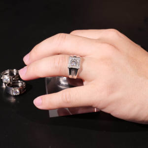 Anillos ajustables con incrustaciones de moissanita para hombre, elegantes y lujosos, de alta claridad de 1 quilate, regalo exclusivo de aniversario de boda - Product Image 3