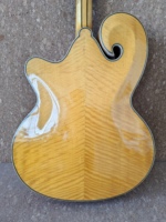Gitar Archtop Gaya Mandolin Kayu Solid Buatan Tangan Yunzhi 18 inci, 6 Senar, Top Maple, Fingerboard Ebony, Finishing Lacquer, Kuningan