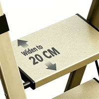 Fabricant Vérifié – Échelle à Main Pliable de Luxe à 3 Marches avec Marches Antidérapantes Dorées et Large Plateforme, Capacité 150 kg, Idéale pour Magasins et Supermarchés