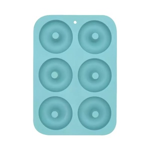 Moule à donuts en silicone réutilisable |   Plat à pâtisserie résistant à la chaleur de qualité alimentaire |   Plateau à donuts antiadhésif à 6 cavités pour utilisation au four - Product Image 6