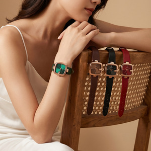 Reloj de cuarzo con esfera cuadrada para mujer, reloj de pulsera con correa de cuero multicolor a la moda - Product Image 3