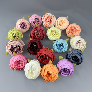 Tête de fleur de pivoine 10 cm en tissu duveteux, décorations murales de mariage, décoration de maison DIY - Product Image 1