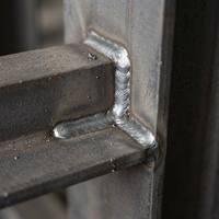 Base de grille structurelle en acier robuste sur mesure, matériau Q235B/Q345B (ASTM A36/A572), surface galvanisée à chaud, garantie 6 mois