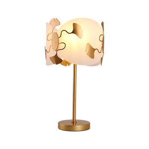 Lámpara de Mesa Moderna de Acrílico y Metal Pintada en Dorado PT24010 E26/E27 110-240V Eléctrica 3000K Luz Cálida para Sala de Estar o Escritorio - Product Image 1