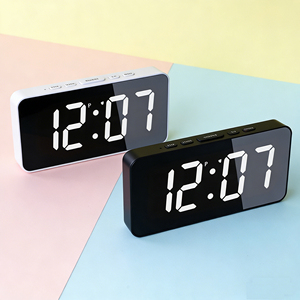 Horloge de bureau électronique à LED avec surface miroir numérique, grand chiffre, luminosité réglable, fonction snooze, décoration de salon, décoration de la maison - Product Image 1